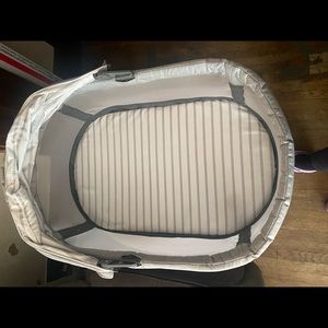 Graco baby bassinet